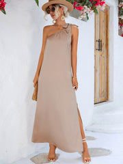 The One Shoulder Silhouette Maxi